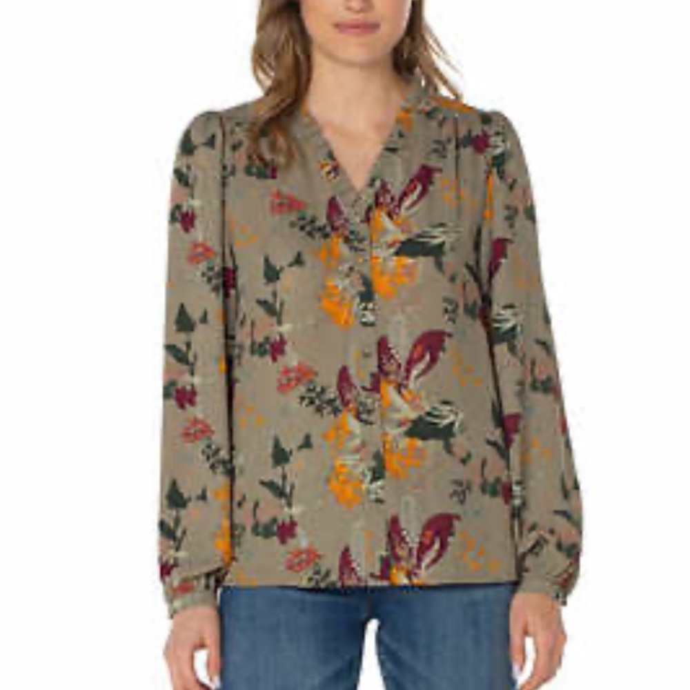 Ladies button front blouse NWT